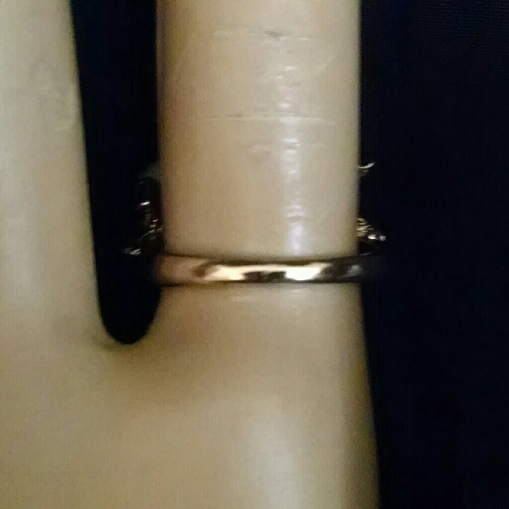 Beautiful Flower Rhinestone Ring - image 4